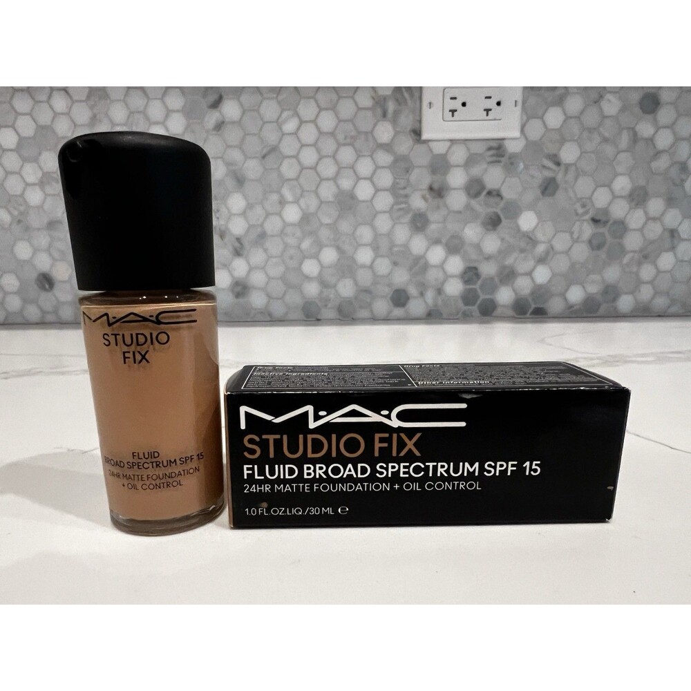 MAC Studio Fix Fluid Broad Spectrum SPF 15 Matte Foundation NW25  NEW 1 Ounce